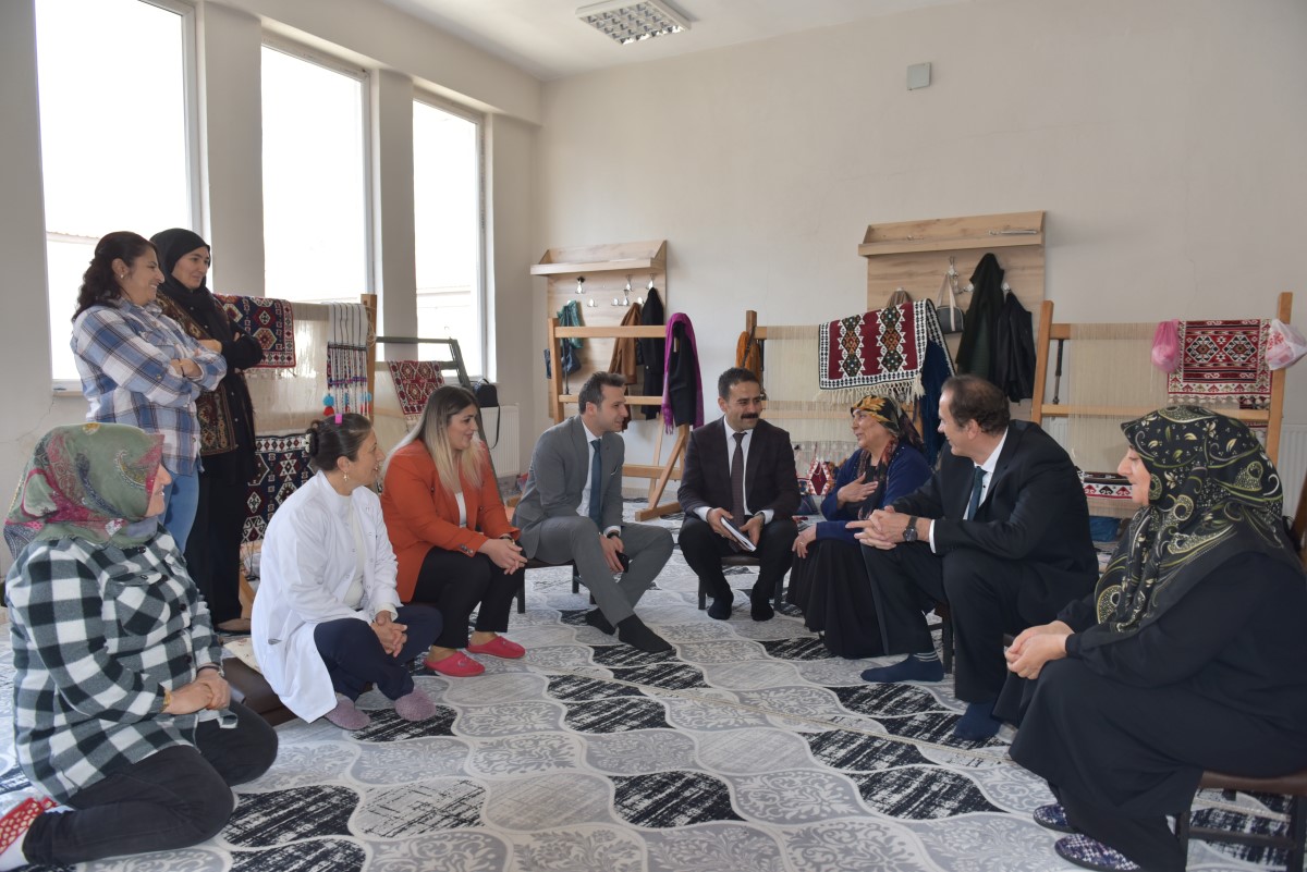 Vali Yardımcısı Karadağ, İŞGEM’deki Meslek Edinme Kurslarını Ziyaret Etti